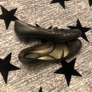 8.5 Naturalizer N5 Comfort Black Kitten Heels